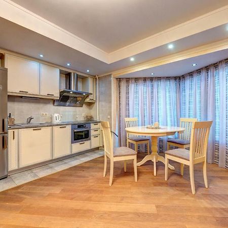 קייב Apartments Near The Shopping Center Gulliver מראה חיצוני תמונה