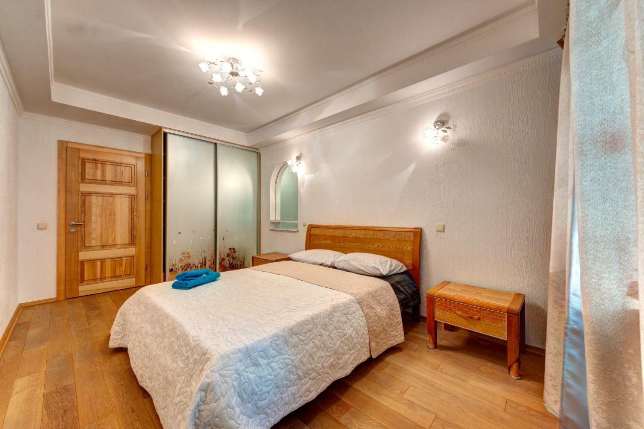 קייב Apartments Near The Shopping Center Gulliver מראה חיצוני תמונה