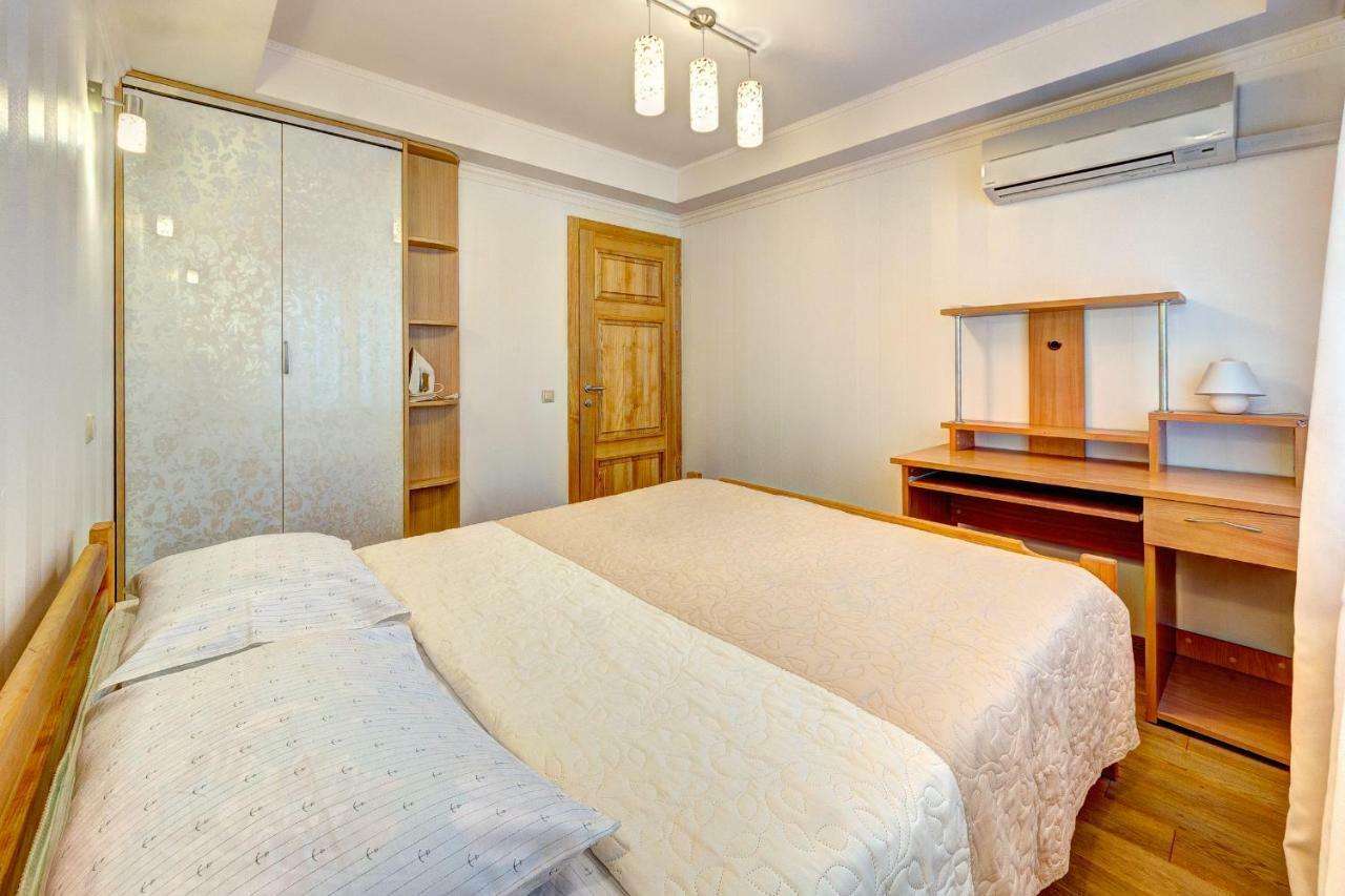 קייב Apartments Near The Shopping Center Gulliver מראה חיצוני תמונה
