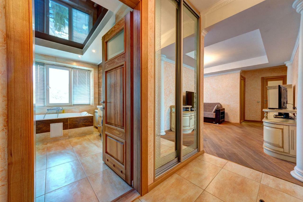 קייב Apartments Near The Shopping Center Gulliver מראה חיצוני תמונה