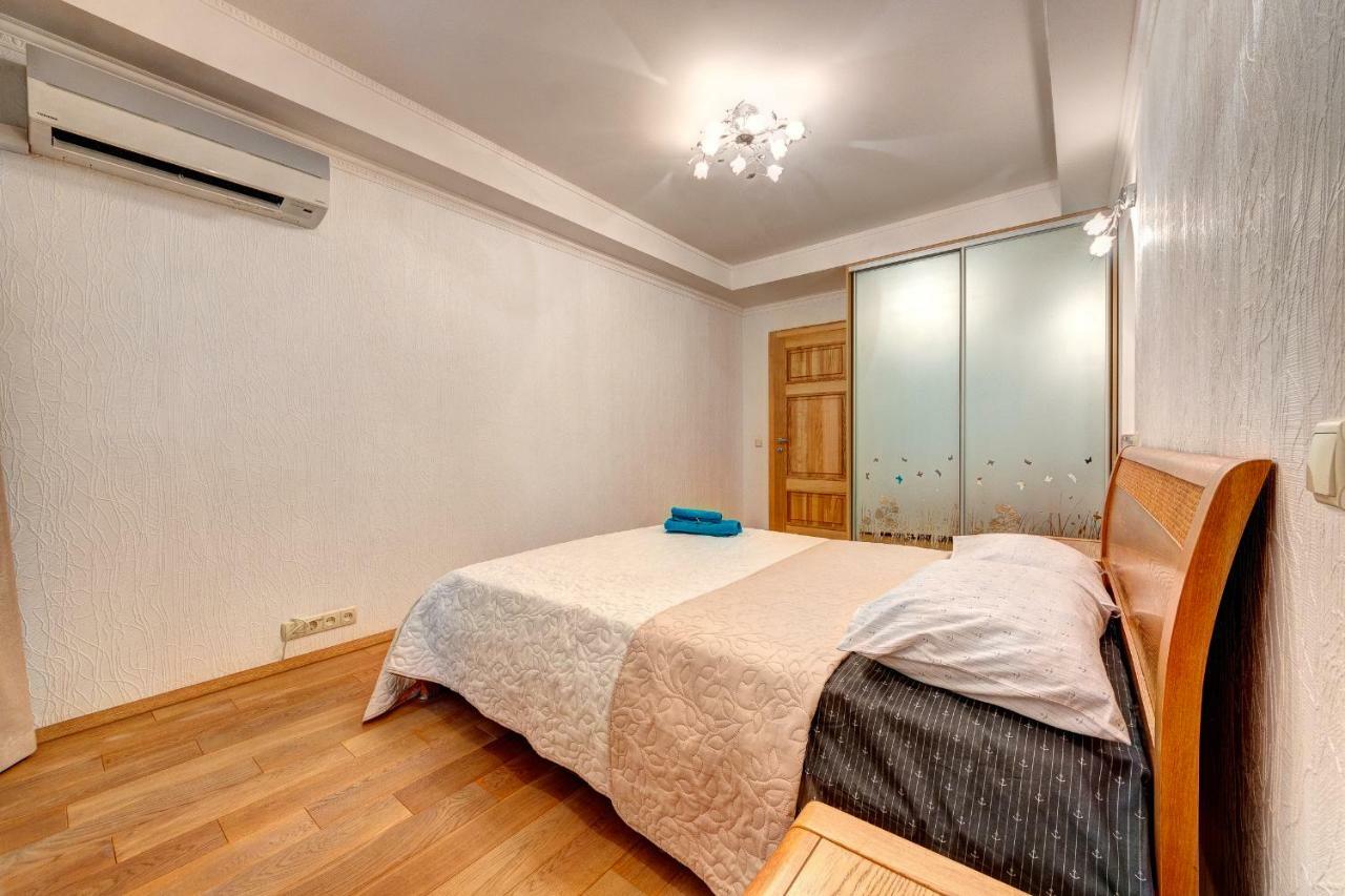 קייב Apartments Near The Shopping Center Gulliver מראה חיצוני תמונה
