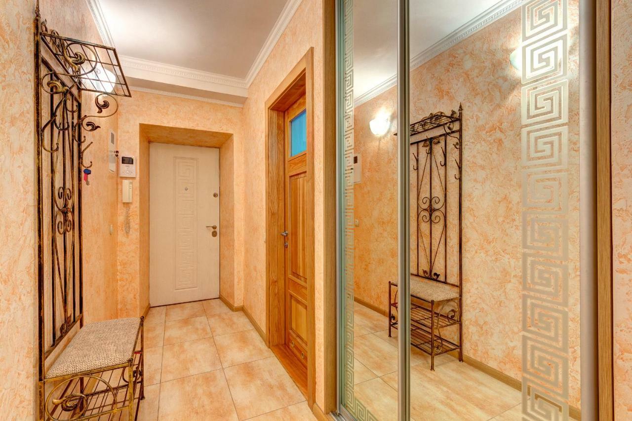 קייב Apartments Near The Shopping Center Gulliver מראה חיצוני תמונה